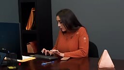 AmateurBoxxx Lilly Hall - Lilly Fucks The Intern
